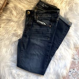 Size 6 Short Super Stretch AE Jeans